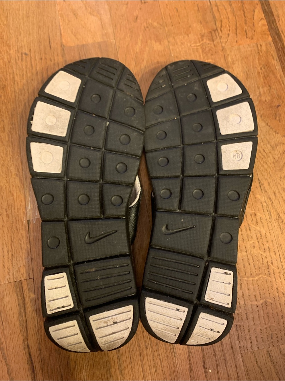 Nike memory foam flip flops sandals - Picture 2 of 2